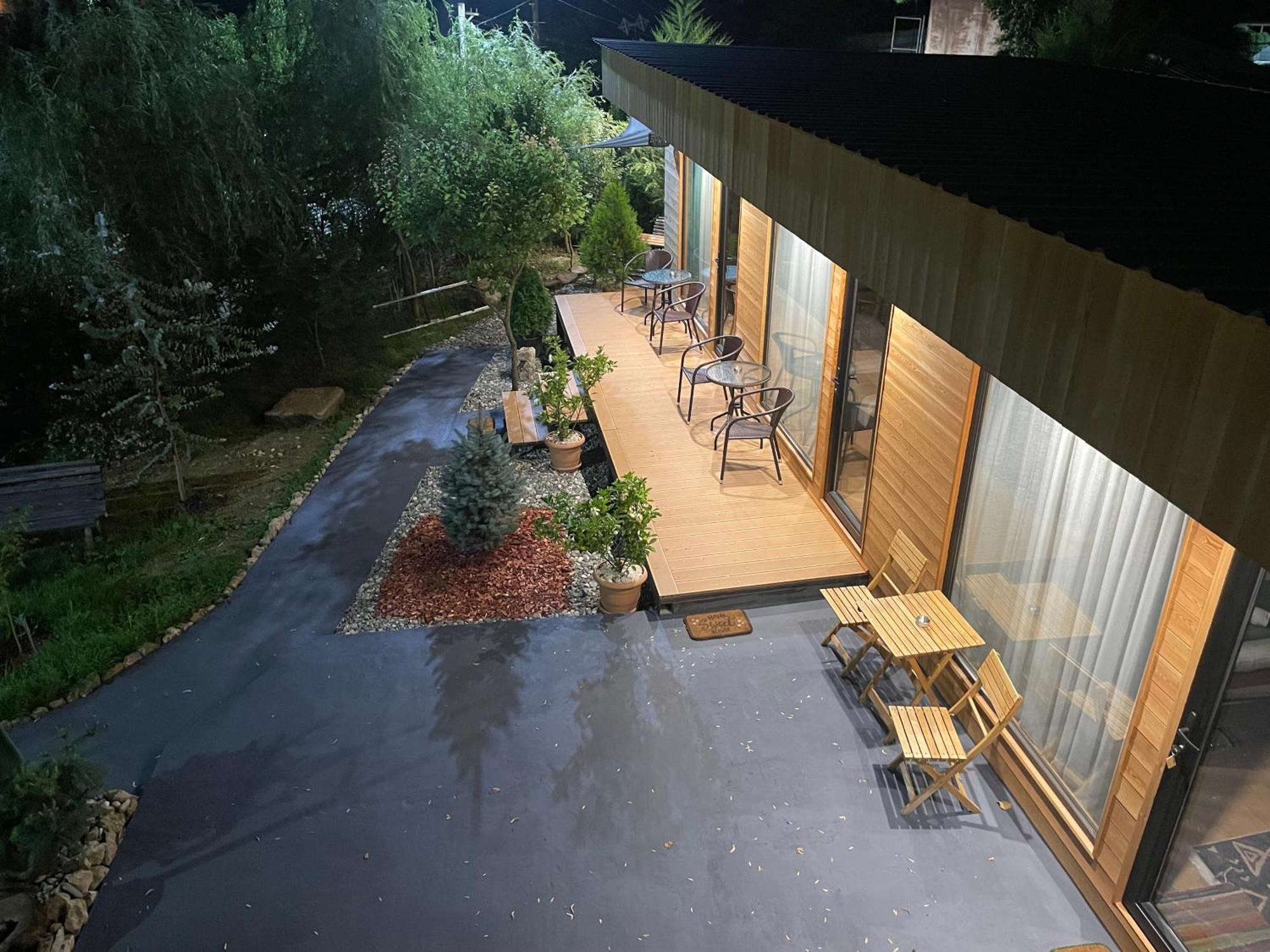 Garden Rooms In Kutaisi Exteriör bild