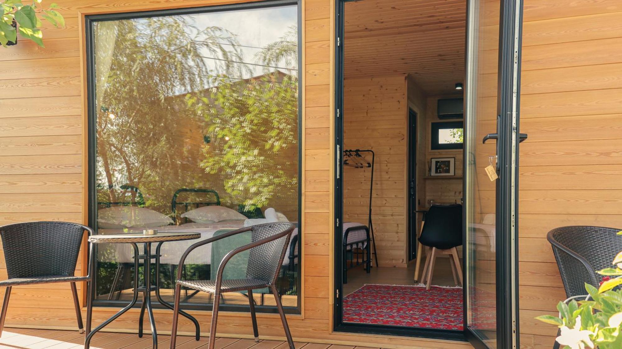 Garden Rooms In Kutaisi Exteriör bild