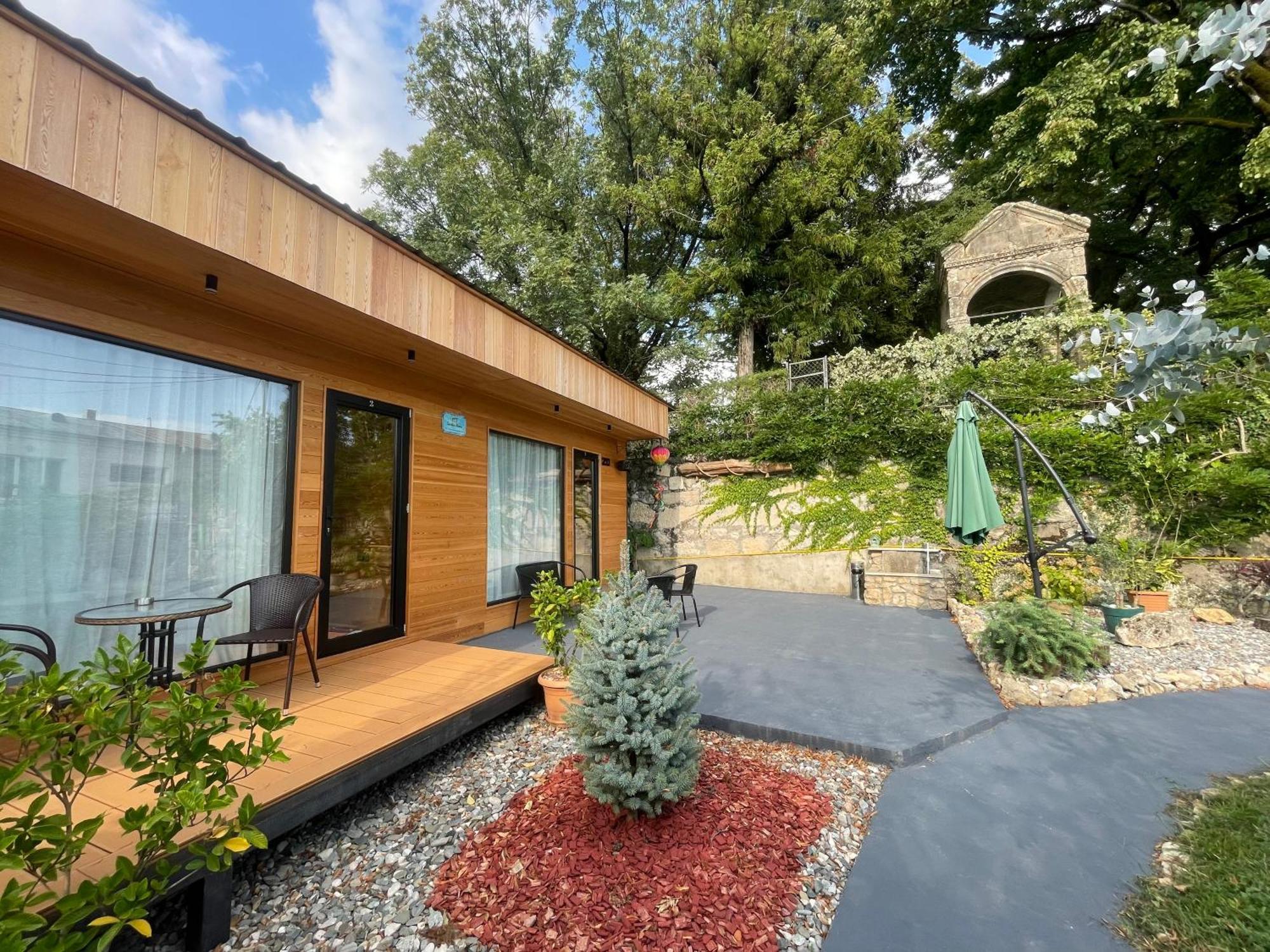 Garden Rooms In Kutaisi Exteriör bild